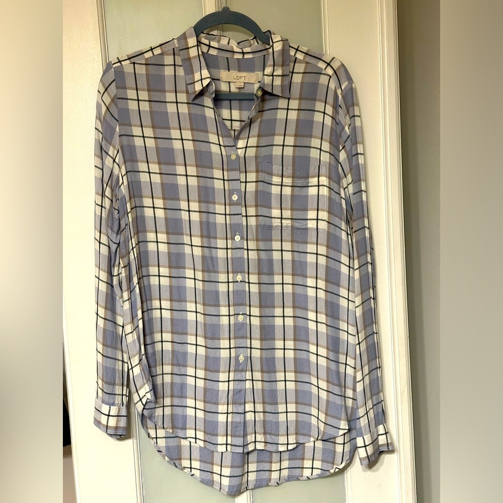 Loft Pastel color button down (Size M)